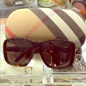 Burberry sunglasses (Authentic)